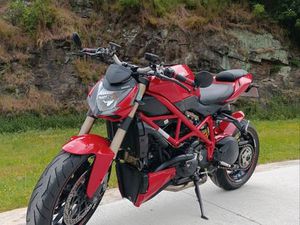 DUCATI 848 STREETFIGHTER