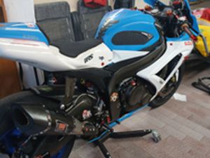 SUZUKI GSXR 750