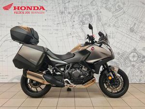 ② HONDA NT 1100 (ANNÉE DE CONSTRUCTION 2024)