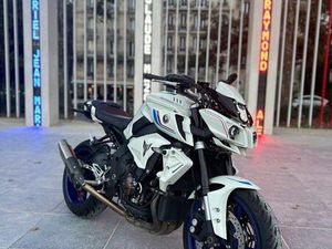 YAMAHA MT 10 / PEINTURE PERSONNALISÉE