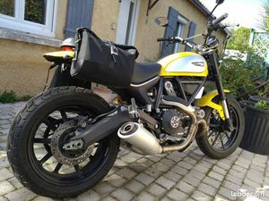 DUCATI SCRAMBLER 800 ICON YELLOW