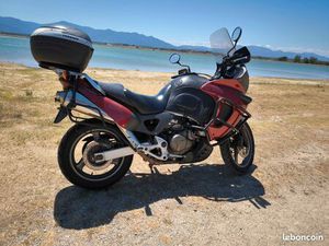 HONDA VARADERO 1000 – 2002 – 78 552 KM – ÉQUIPÉE – PRIX FERME