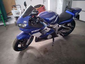 YAMAHA YZF-R6 BLAU