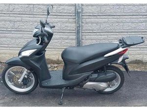 ② HONDA VISION SCOOTER 110 CC