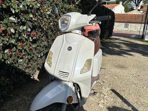 ZAHARA SCOOTOR COM MUITO BOA ESTADO COLARES