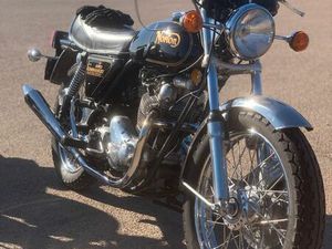 NORTON 850 COMMANDO MKIII 1975 12.300 KM D’ORIGINE