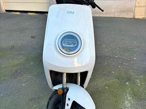 NIU MQI+ SPORT – 2019 – 16 000 KM – BON ÉTAT