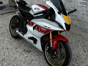 YAMAHA R7 ÉDITION 60TH ANNIVERSARY