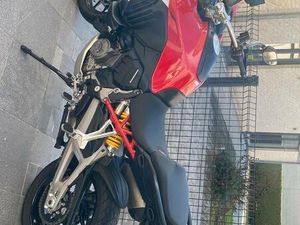 ② DUCATI V4