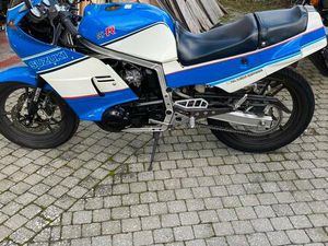 ② SUZUKI GSX 400R BWJ 1986 18000KM
