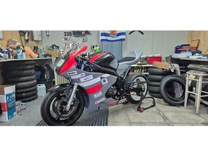 ② SUZUKI SV650 (2006) 2X CHAMPION MOTO!