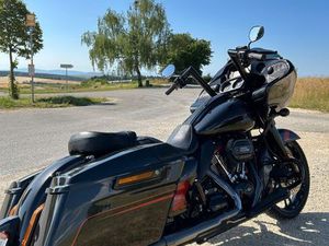 HARLEY-DAVIDSON ROAD GLIDE CVO