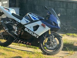 SUZUKI GSX R 1000