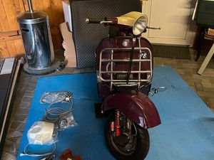 VESPA 177ER VIOLETT