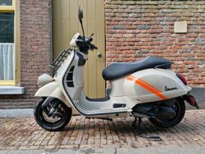 VESPA GTV 300 BOUWJAAR 2024 — MOTOREN | PIAGGIO — MARKTPLAATS