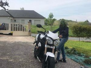 TRIUMPH SPEED TRIPLE 1050 ABS BLANCHE ORIGINE