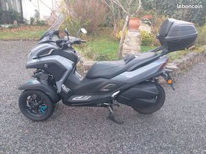 VENTE SCOOTER TRICITY 300