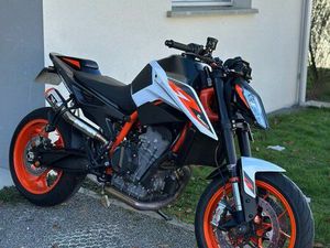 KTM 890R