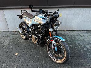 ② HUSQVARNA SVARTPILEN 401