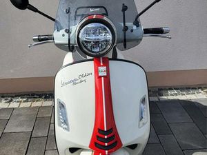 VESPA GTS 125 RACING SIXTIES