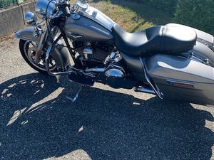 HARLEY DAVIDSON ROAD KING 2016