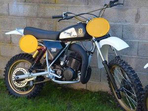 ② HUSQVARNA 390 1978