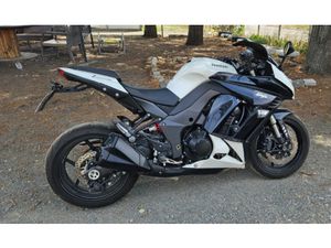 KAWASAKI NINJA Z1000SX →