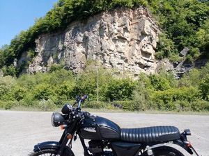 ② BULLIT HUNT 125 CC