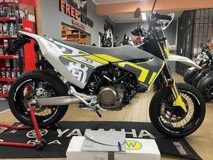 HUSQVARNA 701 SUPERMOTO ARROW