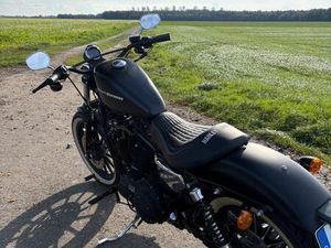 HARLEY-DAVIDSON SPORTSTER 883 XL