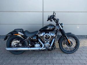 HARLEY-DAVIDSON STREET BOB FXBB MIT J&H ,VORVERLEGTE FUßRASTEN