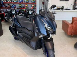 YAMAHA XMAX 250