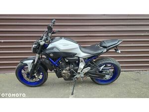 YAMAHA MT