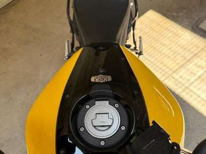 YAMAHA XSR 700 60TH ANNIVERSARY GIALLO