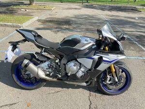 YAMAHA YZF-R1 M ARGENTO
