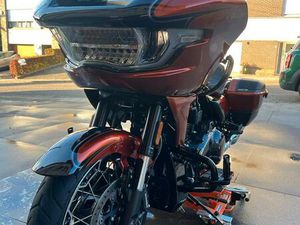 ② HARLEY DAVIDSON ROAD GLIDE CVO