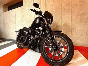 HARLEY-DAVIDSON HARLEY DAVIDSON 883 IRON