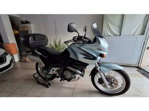 VENDO SUZUKI XF 650 FREEWIND (1997 - 03) USATA A CERRETO GUIDI (CODICE 9907329) - MOTO.IT
