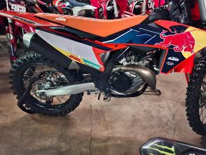 KTM SXF450 BJ 2024 KTM SX250 BJ 2018