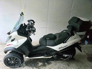 PIAGGIO MP3 400 LT ROLLER MIT TOPCASE - KLASSE B