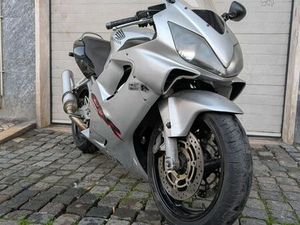 HONDA CBR 600 CC PONTINHA E FAMÕES