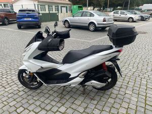 VENDO PCX125 CC 2019TODA REVISADA.VAI DE BRINDE O BAÚ KM: 97.100V DARQUE