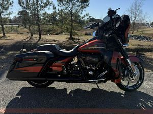 2017 HARLEY-DAVIDSON® FLHXSE CVO™ STREET GLIDE®