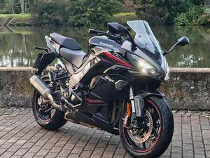 KAWASAKI NINJA 1000SX 2022 MIT ANBAUTEILEN