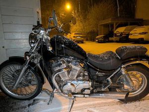 SUZUKI INTRUDER VS800