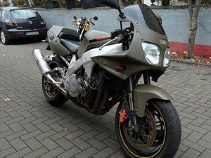 YAMAHA YZF 750