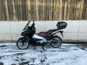 HONDA INTEGRA NC700D MOTORROLLER SCHWARZ MIT TOPCASE