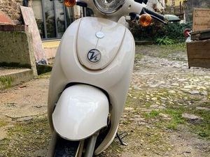 KUMPAN 1953 VINTAGE ROLLER CREMEWEIß - AKKU LEIDER DEFEKT