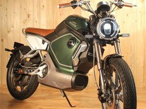 SUPER SOCO TC 45KM/H -- NEUFAHRZEUG -- E-SCOOTER -- E-MOKICK
