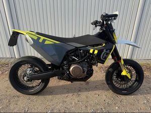 HUSQVARNA 701 SUPERMOTO